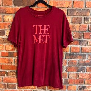 The Metropolitan Museum Of Art womens. The Met logo short sleeve t-shirt red M